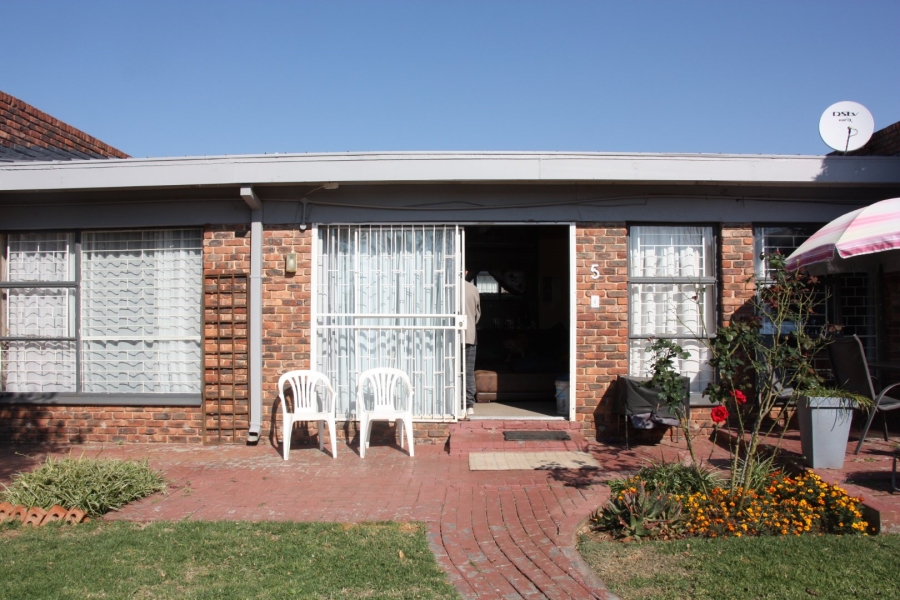 2 Bedroom Property for Sale in Pellissier Free State